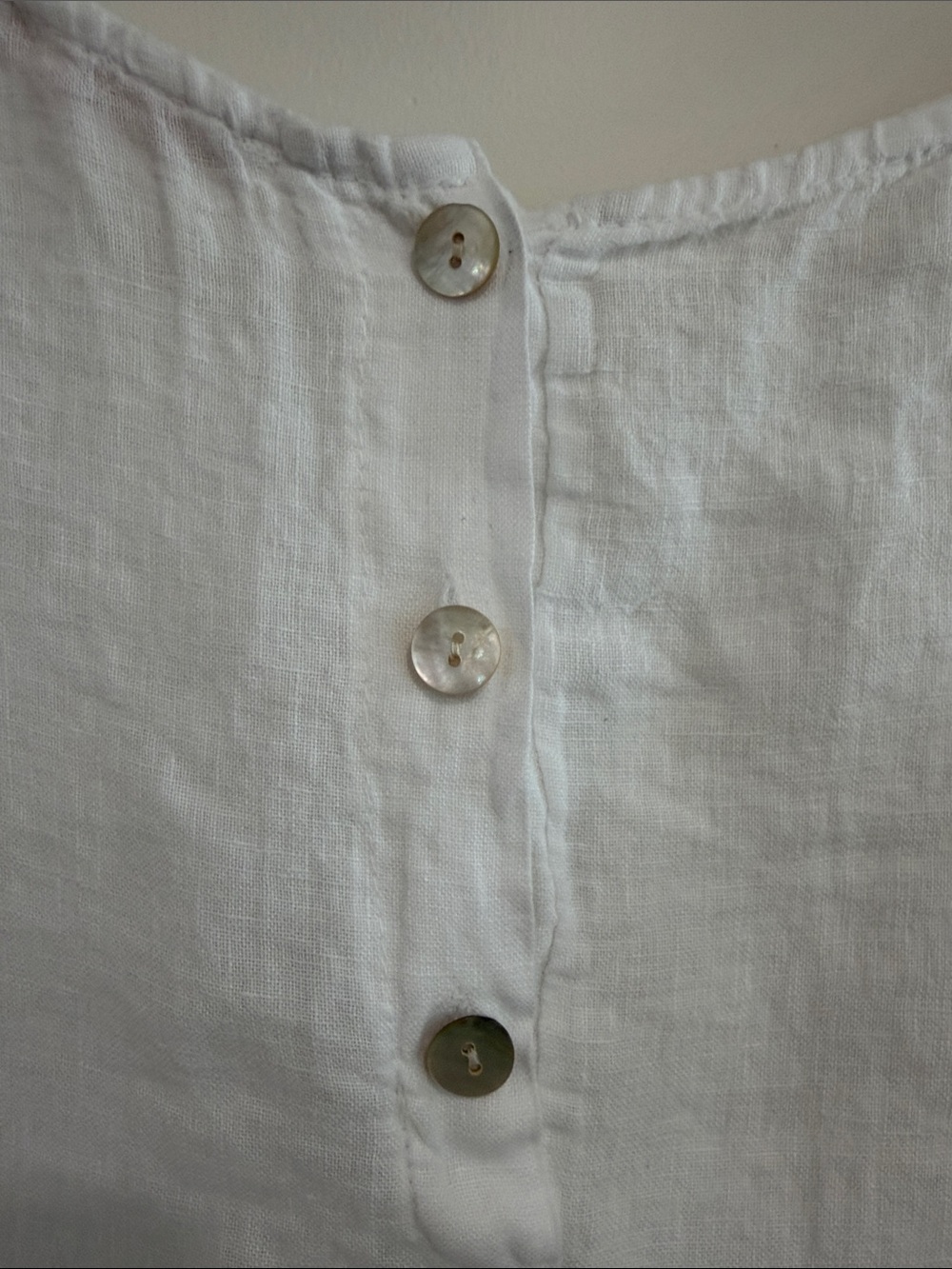 Relaxed White Linen Tunic Top - Picture 4 of 4